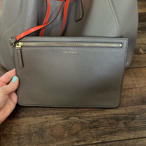 Tory Burch Perry Reversible Tote - Picture 11 of 16